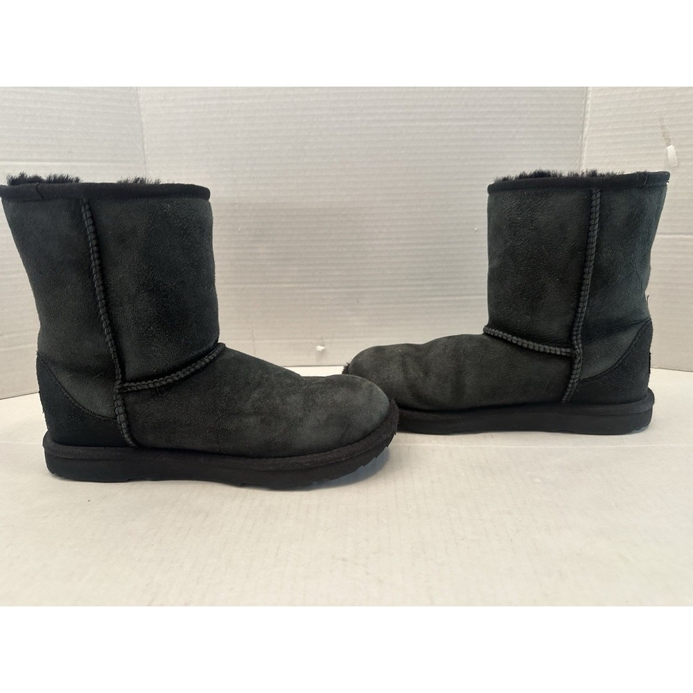 Ugg Classic II Short Black Boots Size 6 - Picture 15 of 16